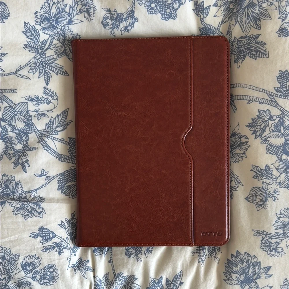 Apple iPad, Pencil, & Fleather Case